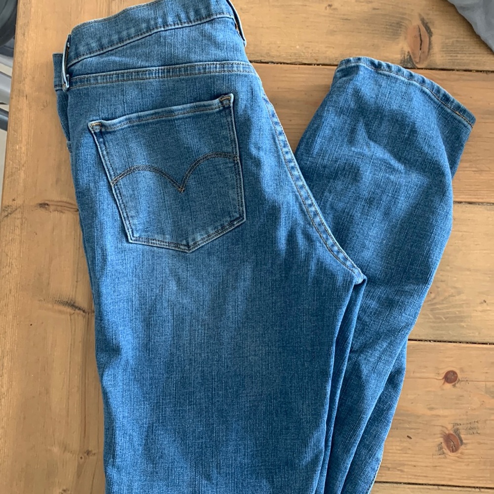 Brand new Levis size 30 length 34. Worn once but no longer my size.